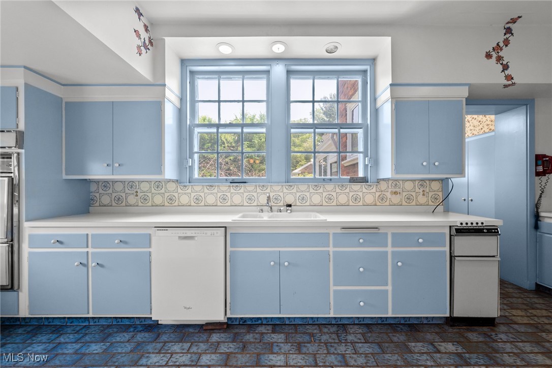 2945 Fontenay Road Cleveland, OH 44120 - Photo 30 of 49 Gallery Image 30