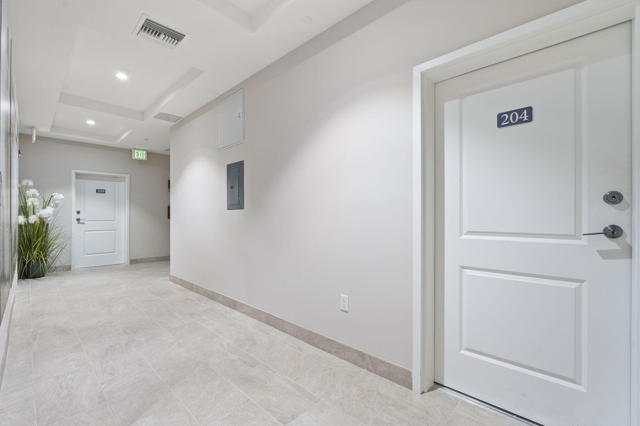 41 Southwest Seminole Street, Unit 204 Stuart, FL 34994 - Photo 20 of 37 21-web-or-mls-DSC04572
