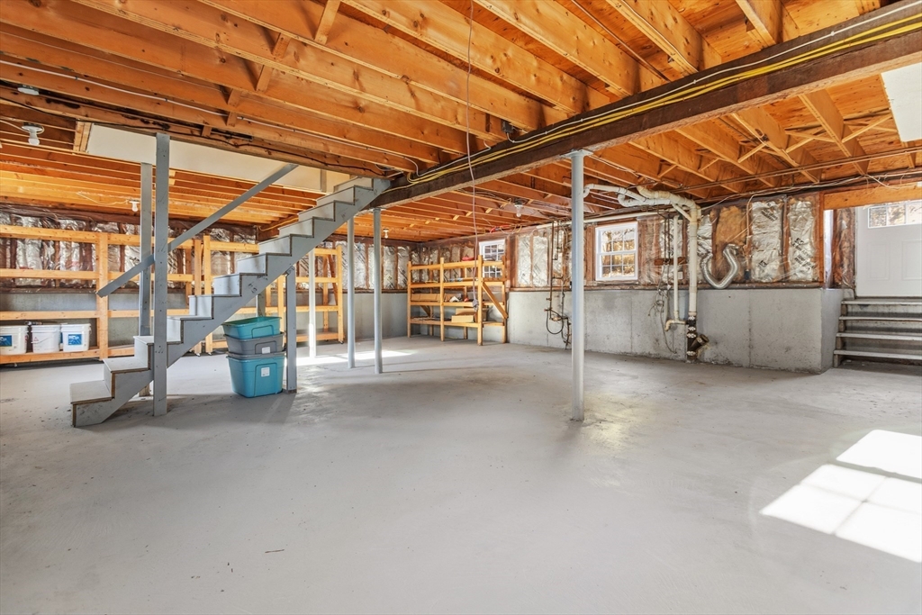 29 Susan Drive Saugus, MA 01906 - Photo 33 of 39