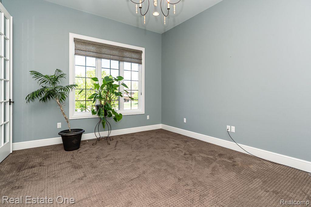611 Wellington Circle Rochester Hills, MI 48309 - Photo 25 of 70