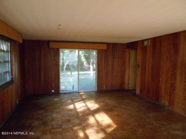 2704 Barrett Road Jacksonville, FL 32246 - Photo 6 of 17 Living room