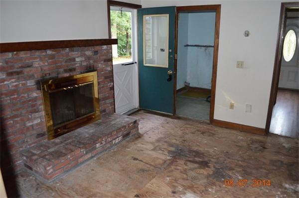 9 Coombs Road Rochester, MA 02770 - Photo 3 of 10