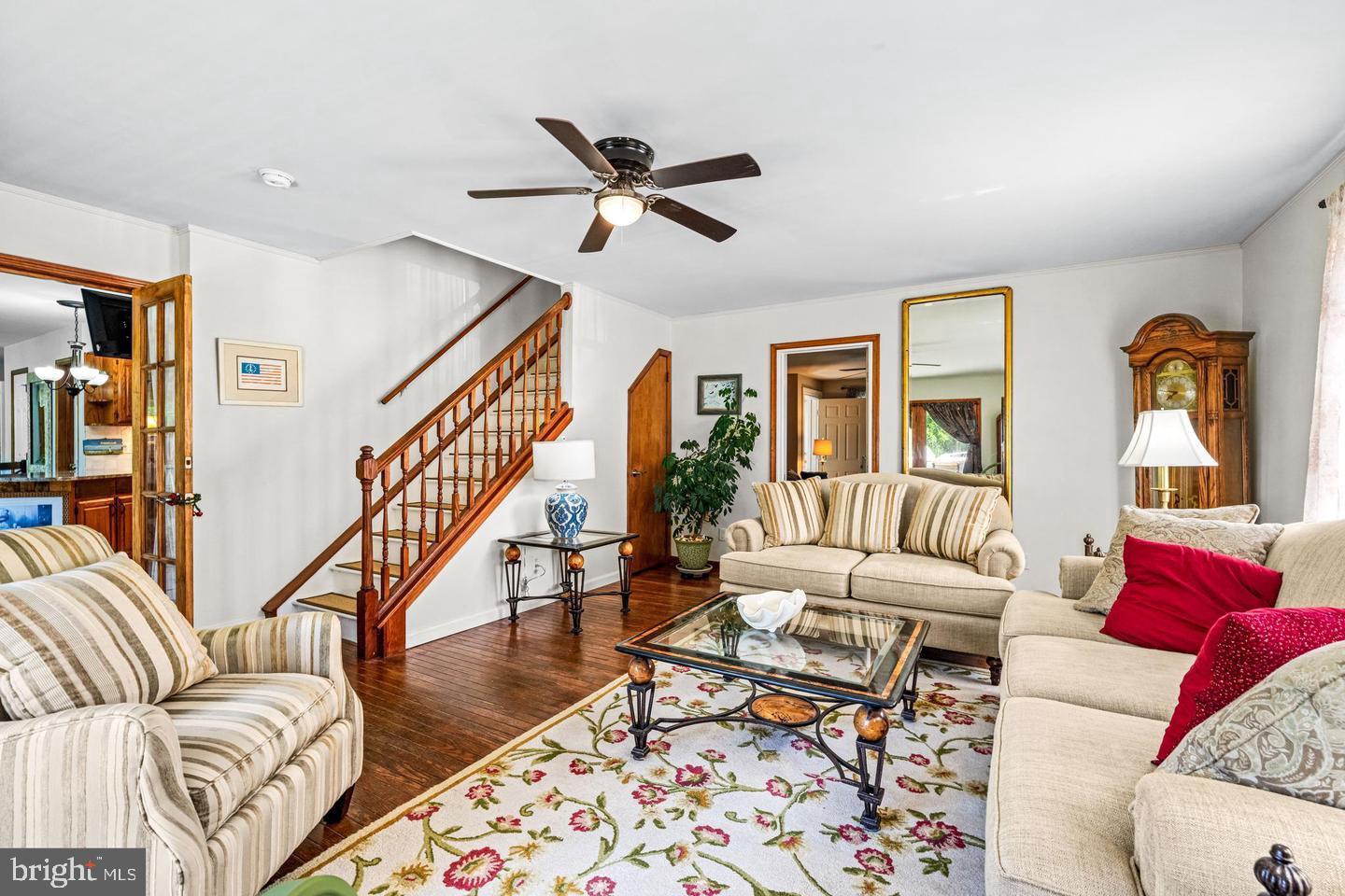 668 Crawford Road Cape May, NJ 08204 - Photo 9 of 66 a living room with furniture and wooden floor