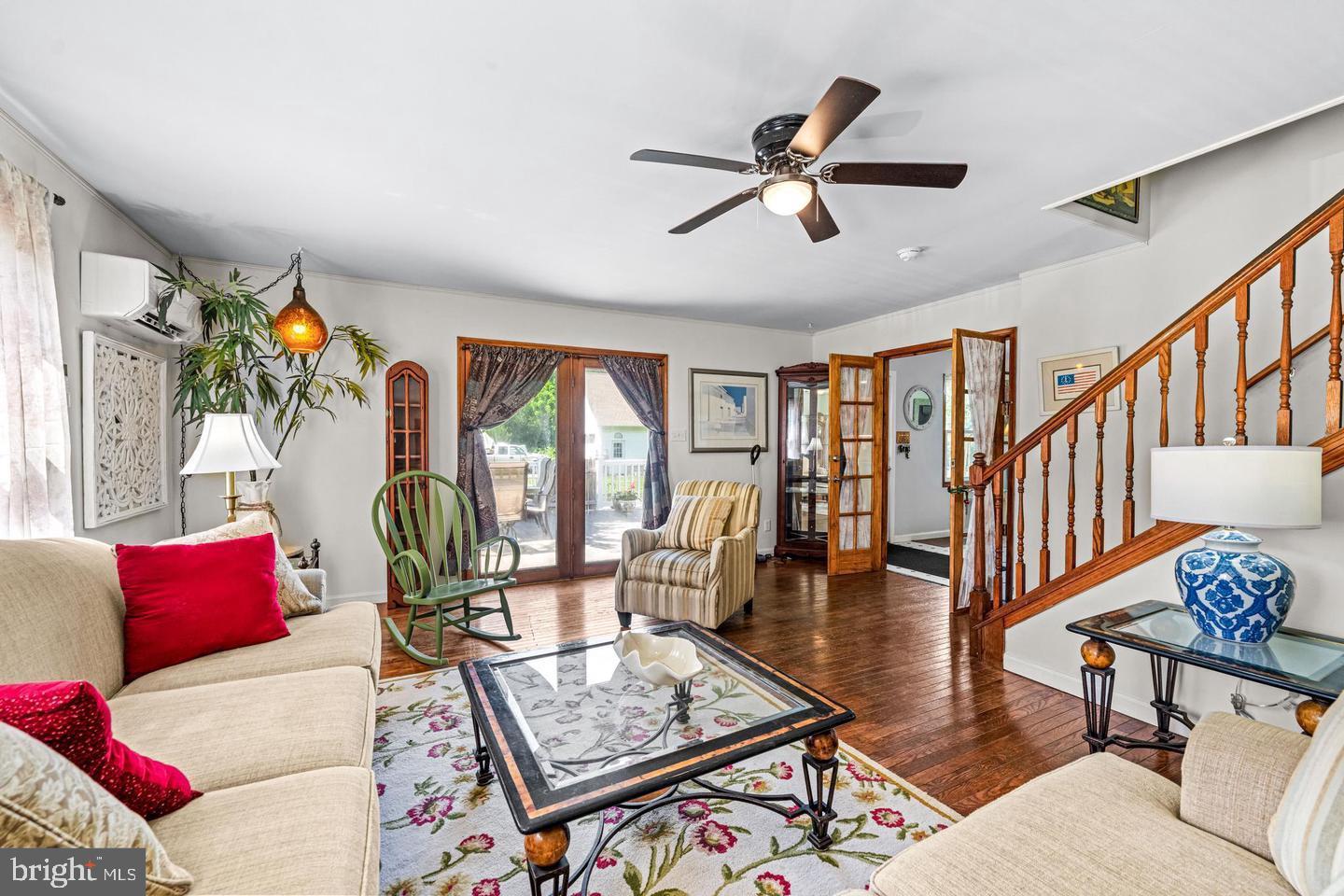 668 Crawford Road Cape May, NJ 08204 - Photo 10 of 66 Main living space with original hardwood floors