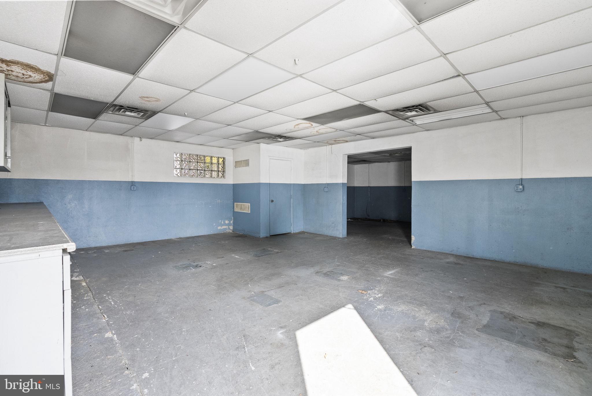 1013 Rapp Alley Norristown, PA 19401 - Photo 13 of 23 a view of an empty room with windows