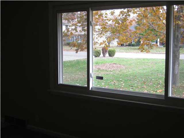 1201 South Stockwell Road Evansville, IN 47714 - Photo 4 of 15 Gallery Image 4