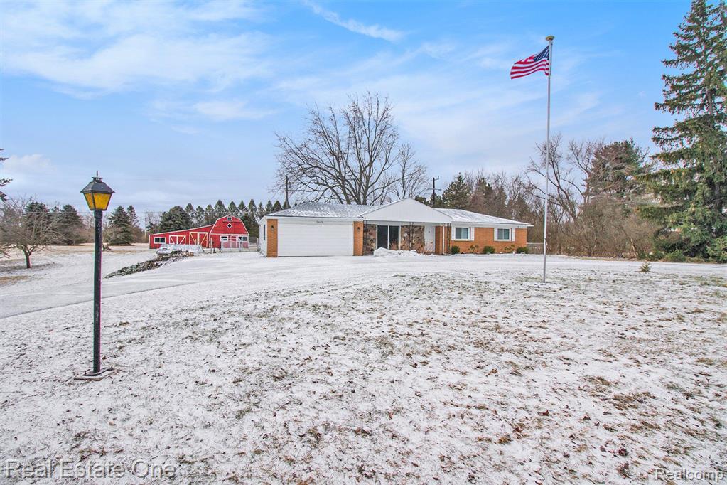 3449 Middle Road Highland, MI 48357 - Photo 27 of 30