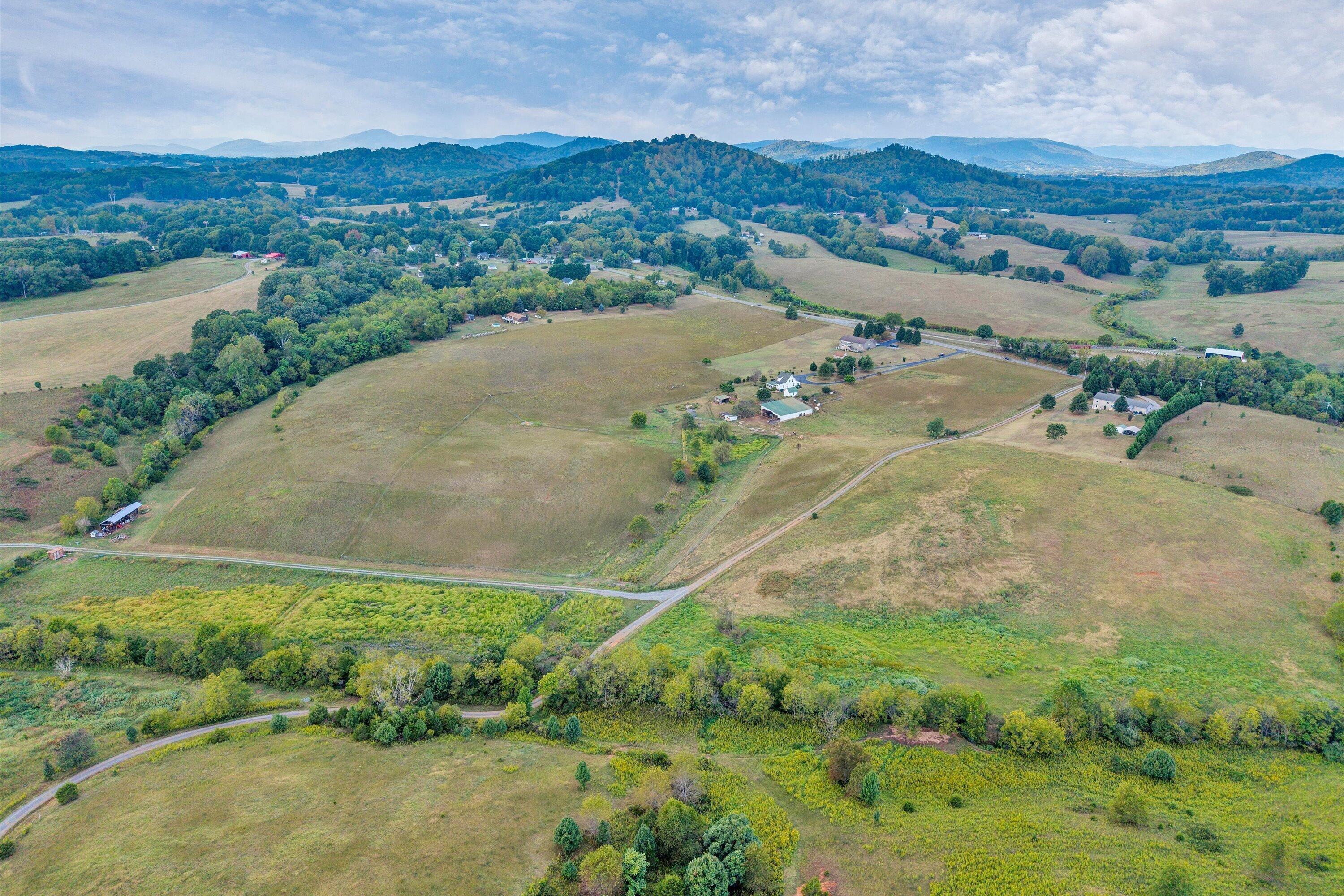 6200 Stewartsville Road Moneta, VA 24121 - Photo 59 of 71 58-DJI_20260917145919