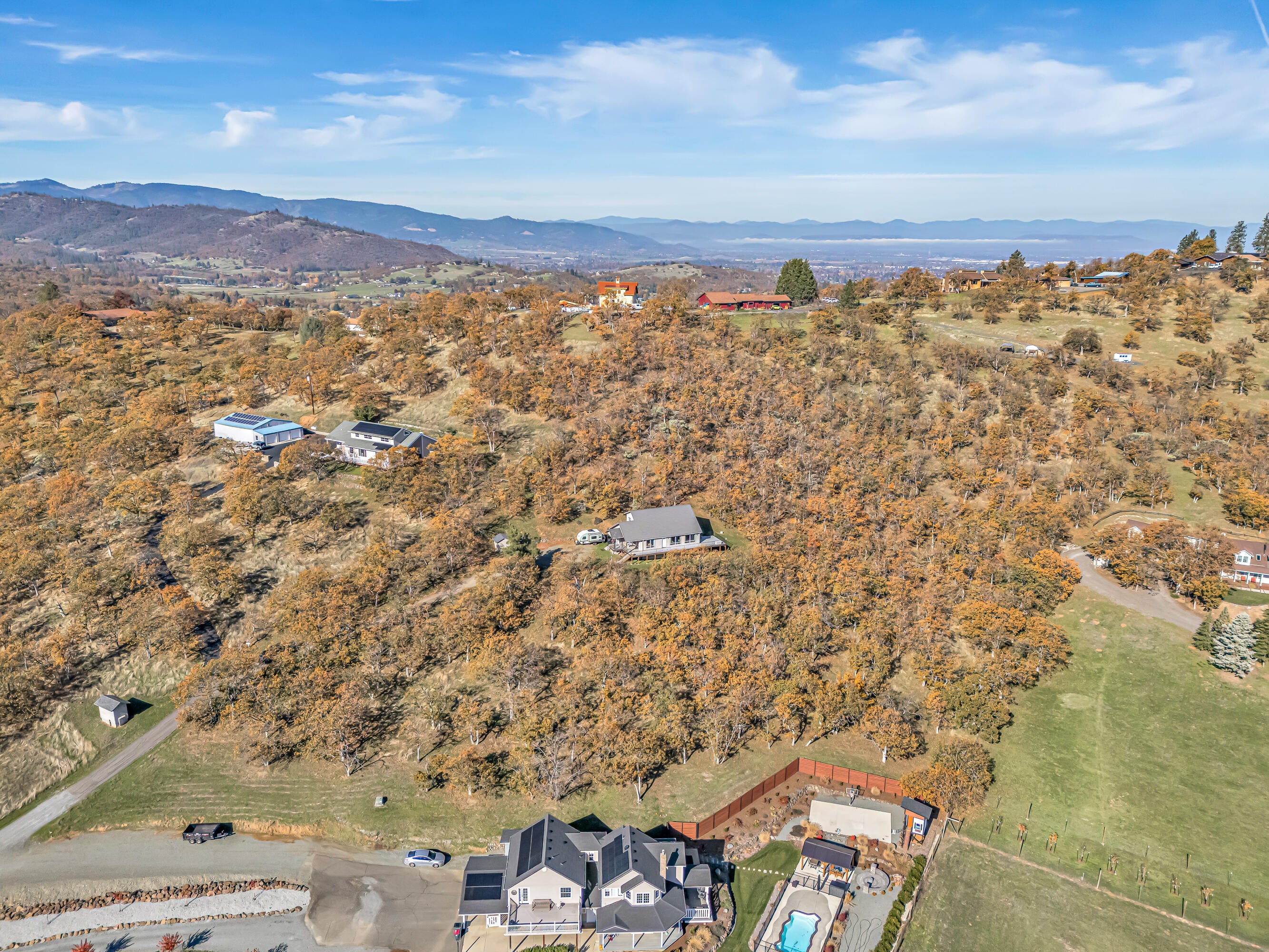 5977 Dark Hollow Road Medford, OR 97501 - Photo 33 of 38 DJI_20251110115410_0010_D