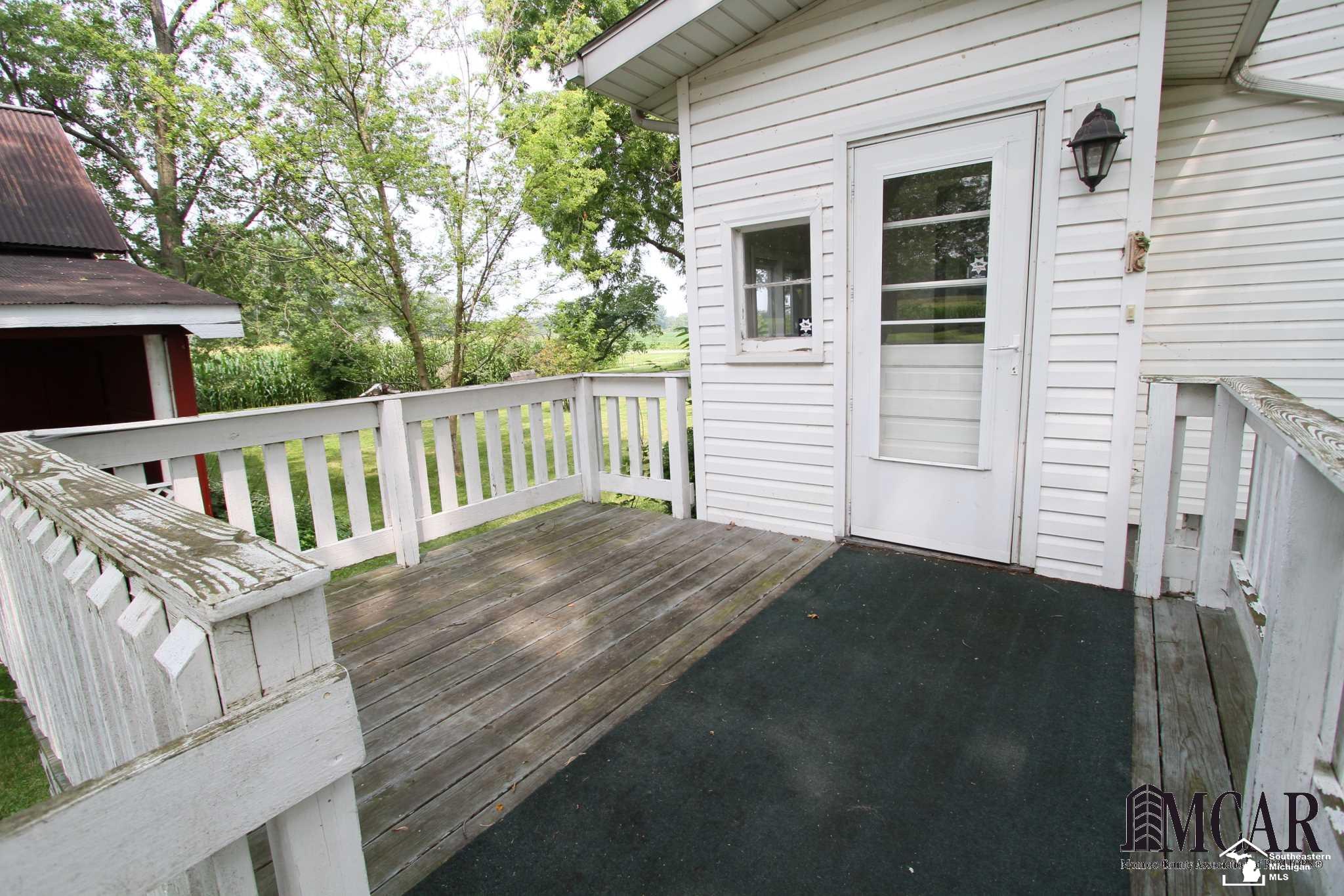 309 East Dean Road Temperance, MI 48182 - Photo 4 of 35