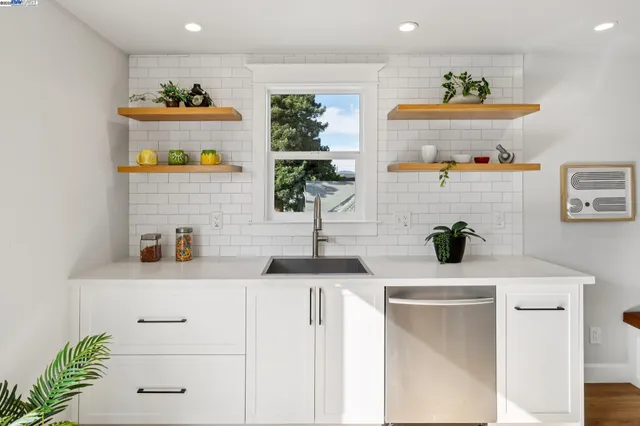 $1,275,000 | 1525 Stanton Street, Alameda, CA 94501