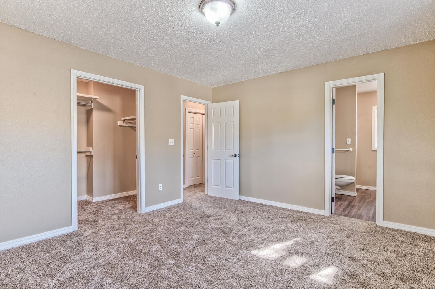 2101 Southwest Locust Way Madras, OR 97741 - Photo 18 of 50 Master Bedroom