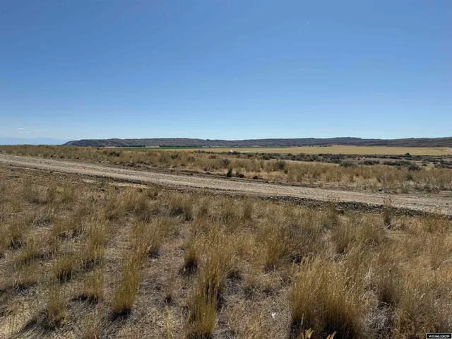 $90,000 | 2386 Highway 20, Worland, WY 82401