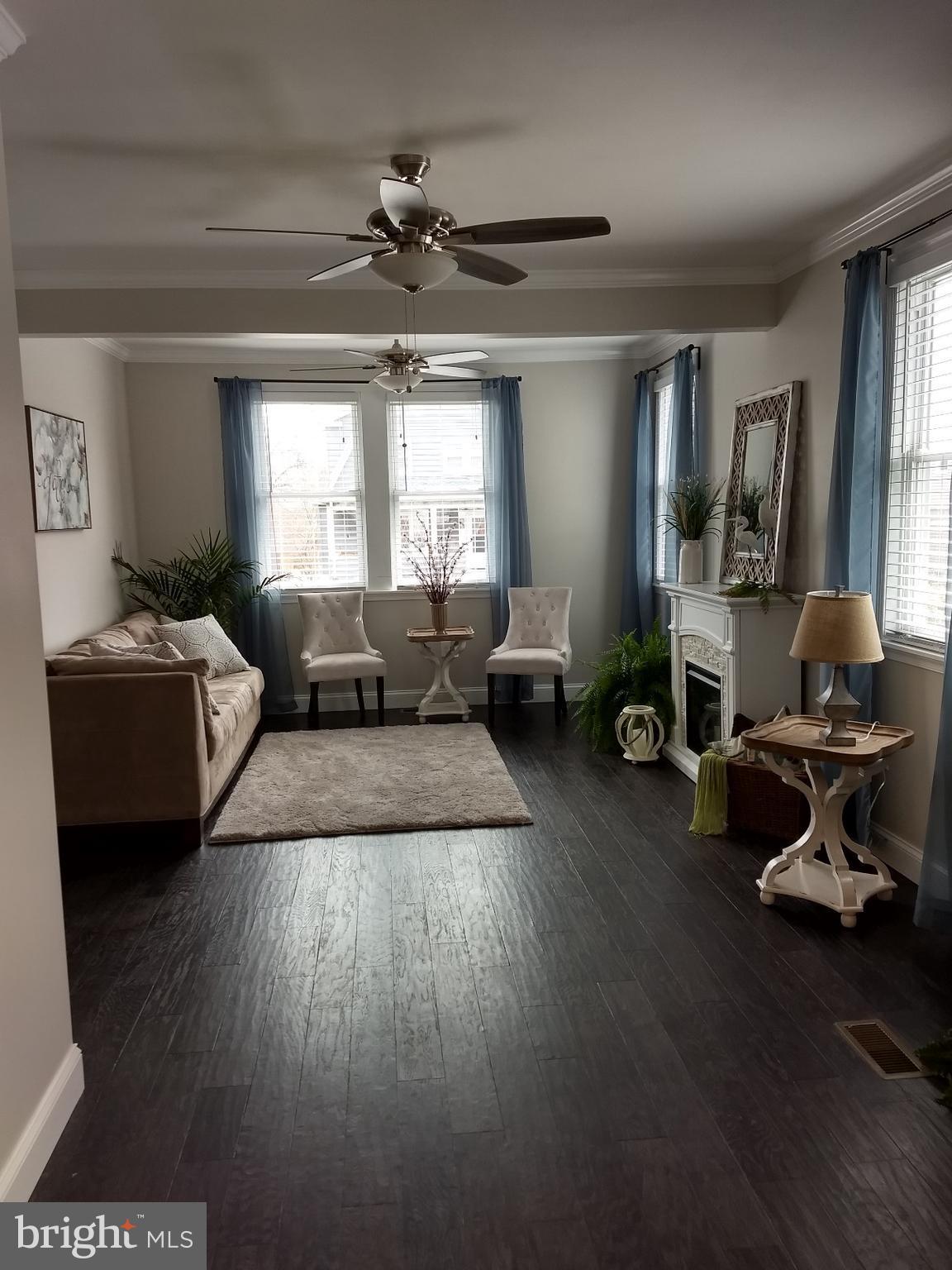 1816 Portship Road Baltimore, MD 21222 - Photo 7 of 24 Living Room