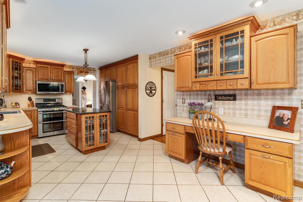 682 Heritage Lane Rochester Hills, MI 48309 - Photo 17 of 88