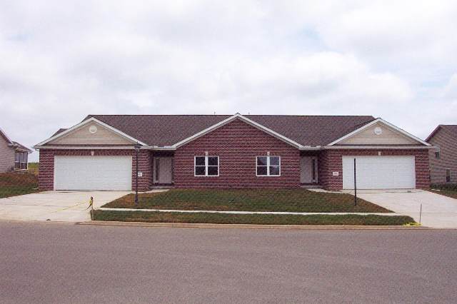 1807 Kingsbury Road Washington, IL 61571 - Photo 1 of 2 Gallery Image 1