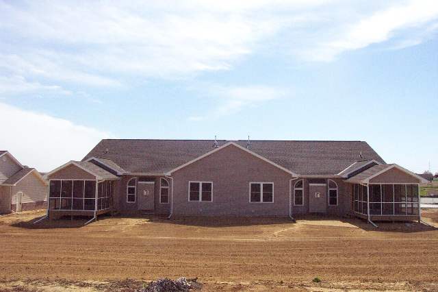 1807 Kingsbury Road Washington, IL 61571 - Photo 2 of 2 Gallery Image 2