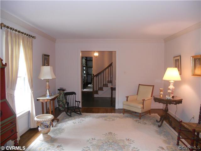8100 Sinclair Road Mechanicsville, VA 23111 - Photo 5 of 12 Living Room