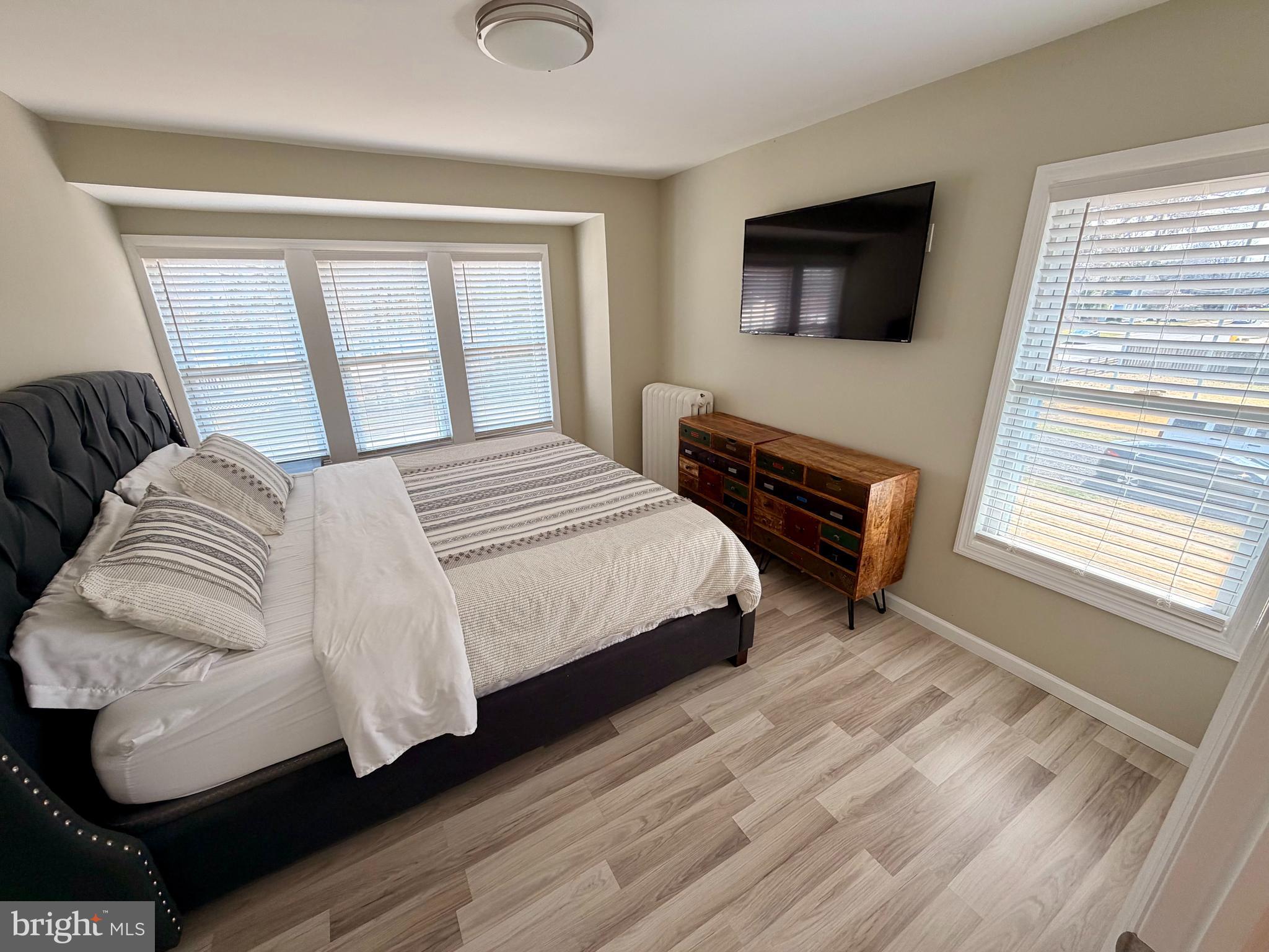 4053 Nottingham Way Hamilton, NJ 08690 - Photo 3 of 10 king size bed