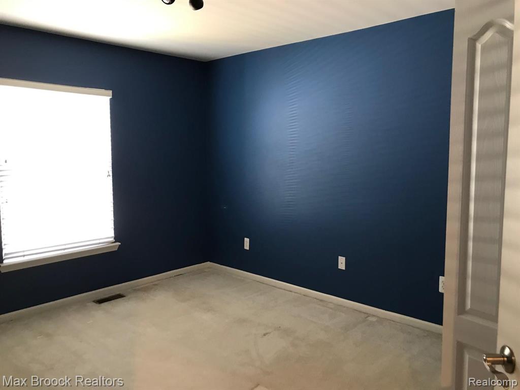 30389 Bradmore Road Warren, MI 48092 - Photo 14 of 22