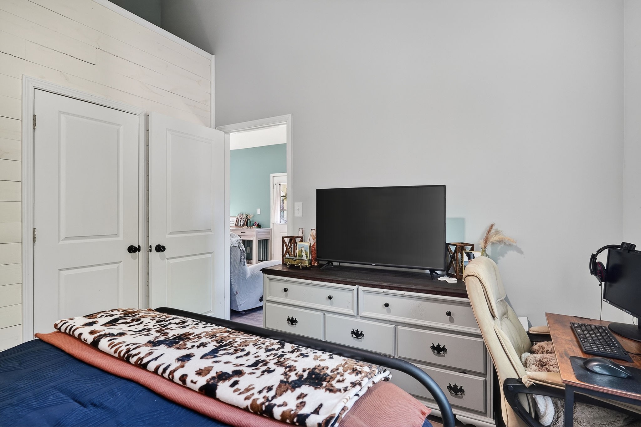 3820 Jefferson Road Smithville, TN 37166 - Photo 17 of 31 a bedroom with bed and a flat screen tv