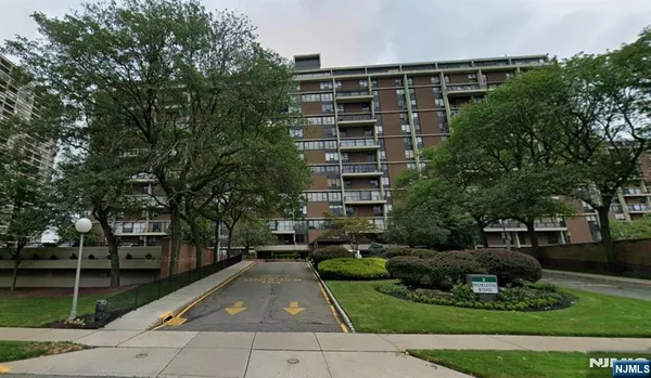 $219,000 | 2 Horizon Road, Unit G3, Fort Lee, NJ 07024