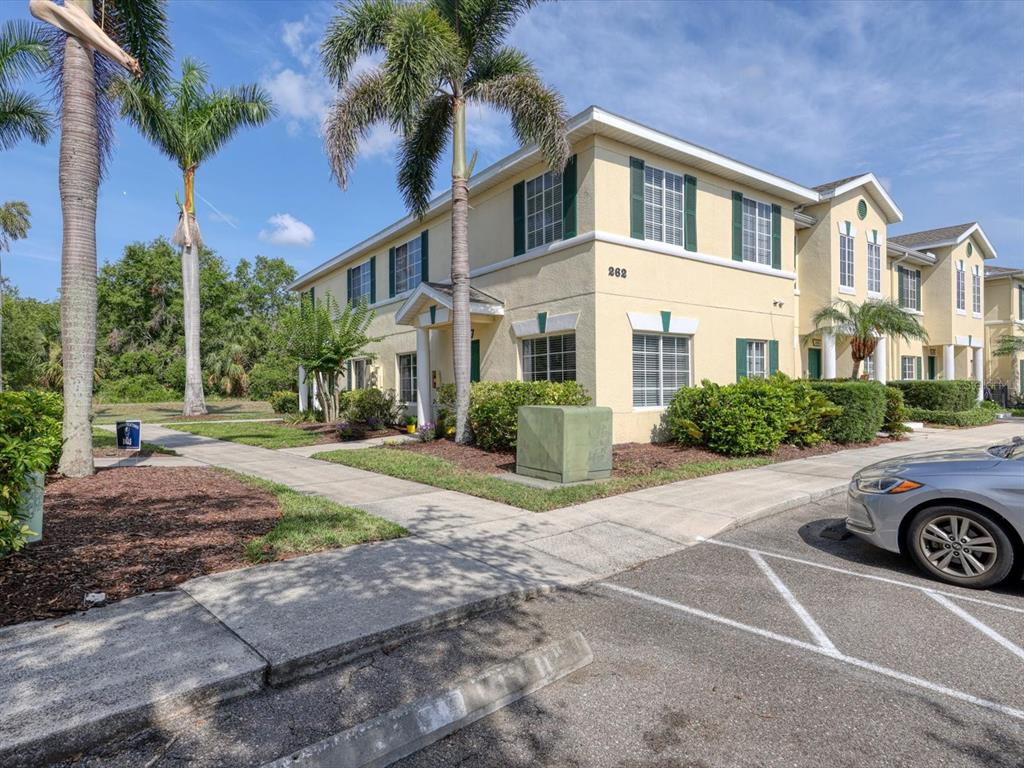 262 Cape Harbour Loop, Unit 101 Bradenton, FL 34212 - Photo 3 of 33