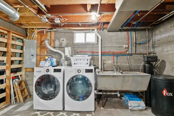 $565,000 | 2741 Milwaukee Street, Madison, WI 53704