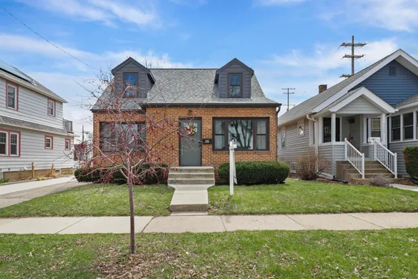 $565,000 | 2741 Milwaukee Street, Madison, WI 53704
