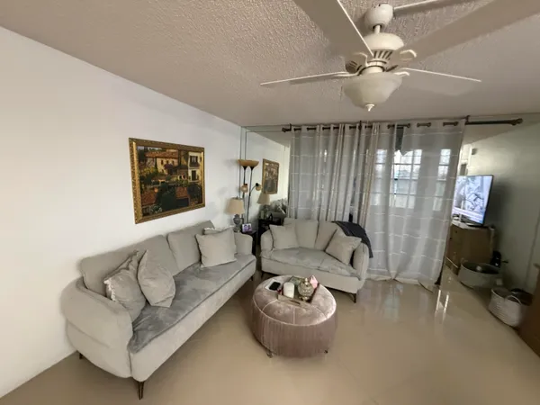 $1,950 | 7380 Northwest 18th Street, Unit 204, Margate, FL 33063