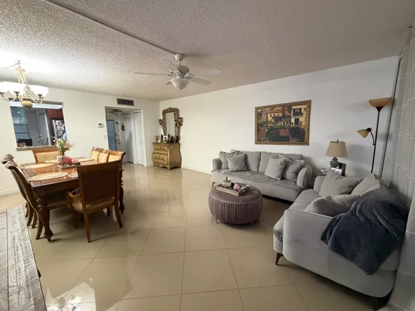 $1,950 | 7380 Northwest 18th Street, Unit 204, Margate, FL 33063