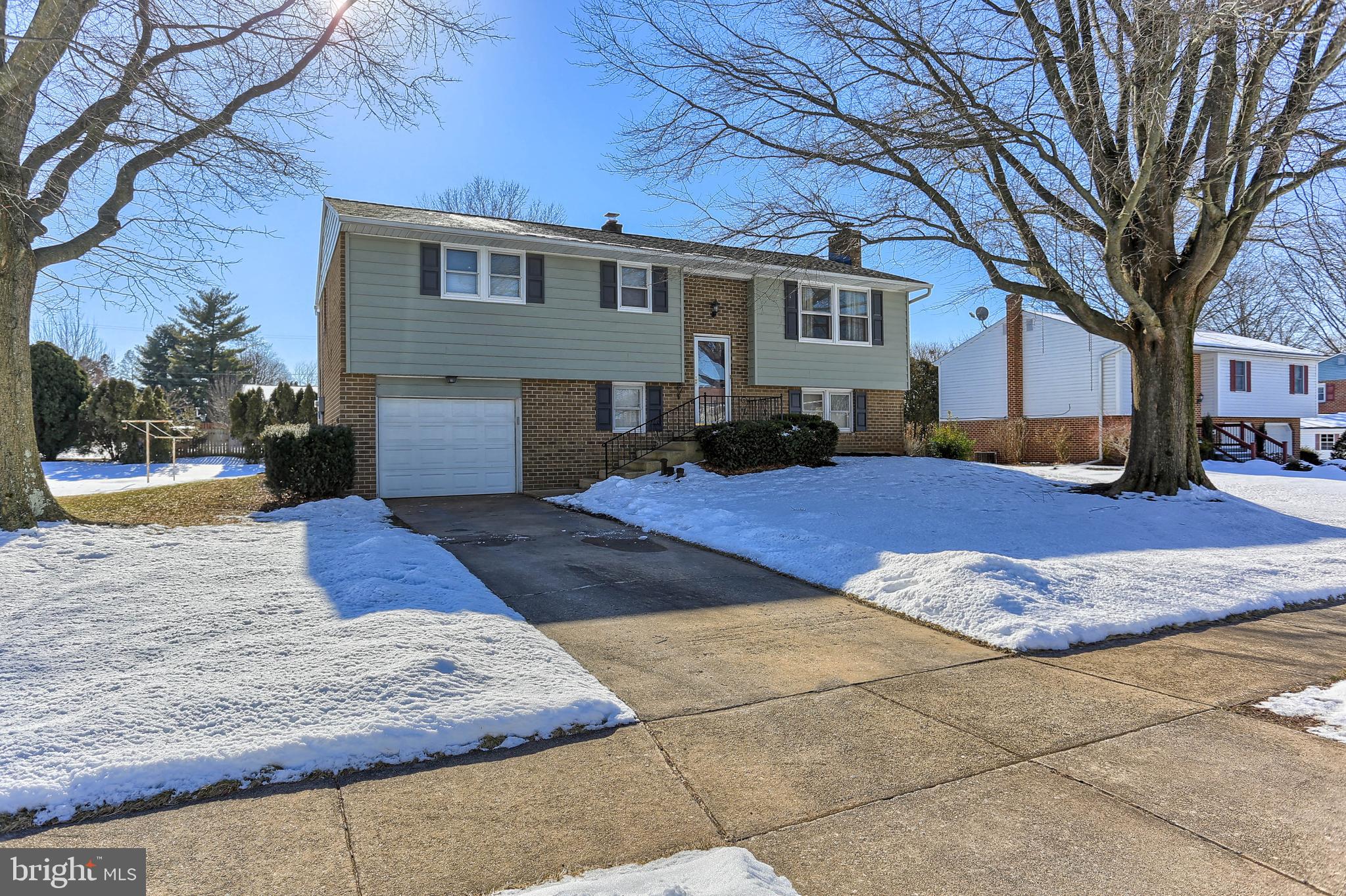 2230 Chestnut Road York, PA 17408 - Photo 3 of 38