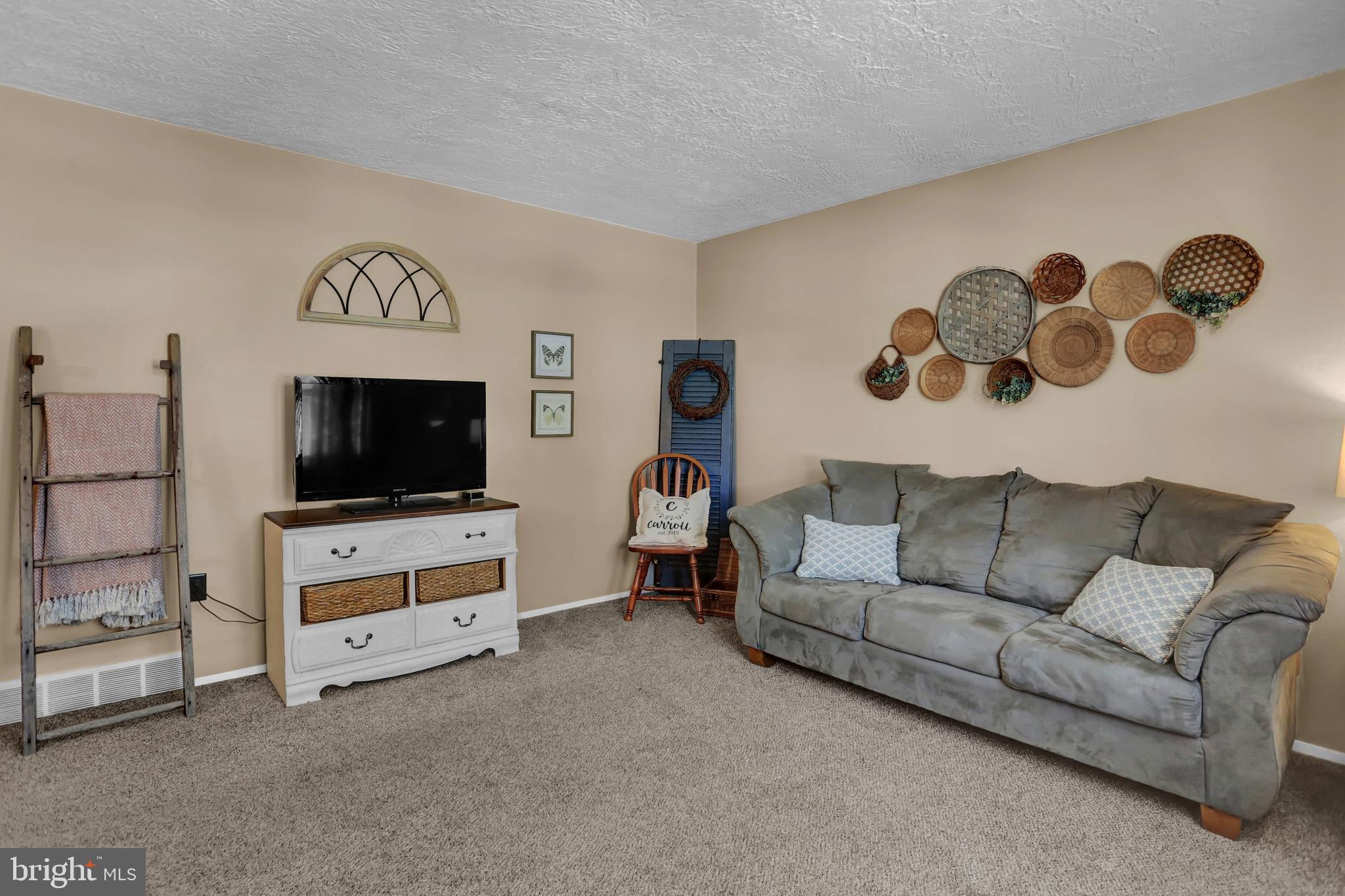 2230 Chestnut Road York, PA 17408 - Photo 5 of 38
