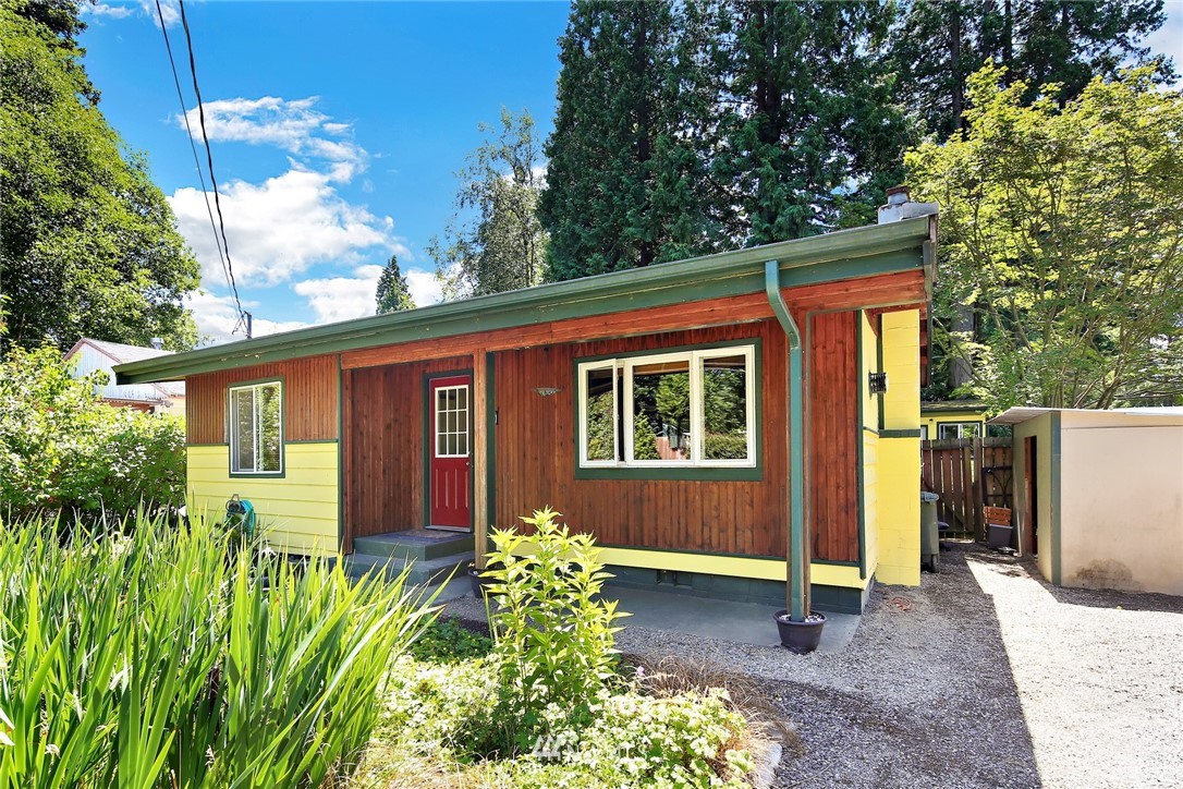 5049 Anderson Road Blaine, WA 98230 - Photo 2 of 25 Gallery Image 2