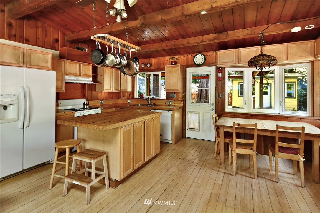5049 Anderson Road Blaine, WA 98230 - Photo 7 of 25 Gallery Image 7