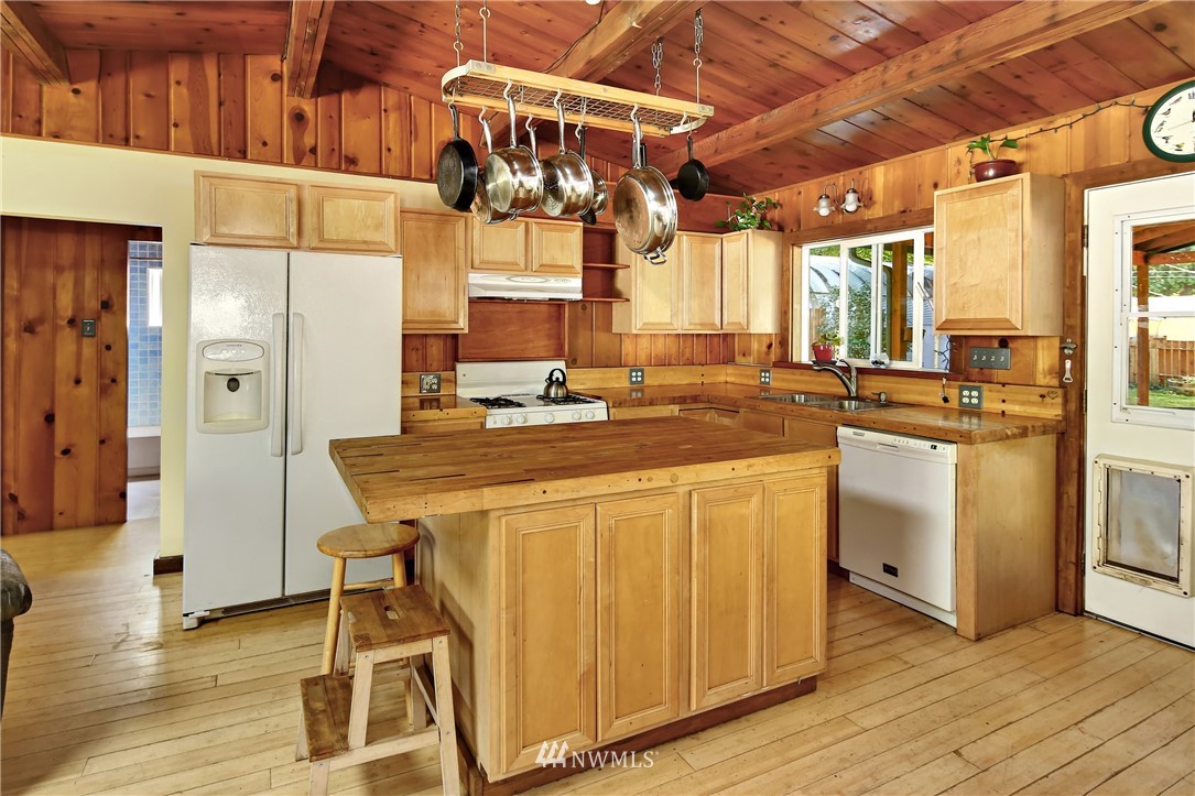 5049 Anderson Road Blaine, WA 98230 - Photo 8 of 25 Gallery Image 8