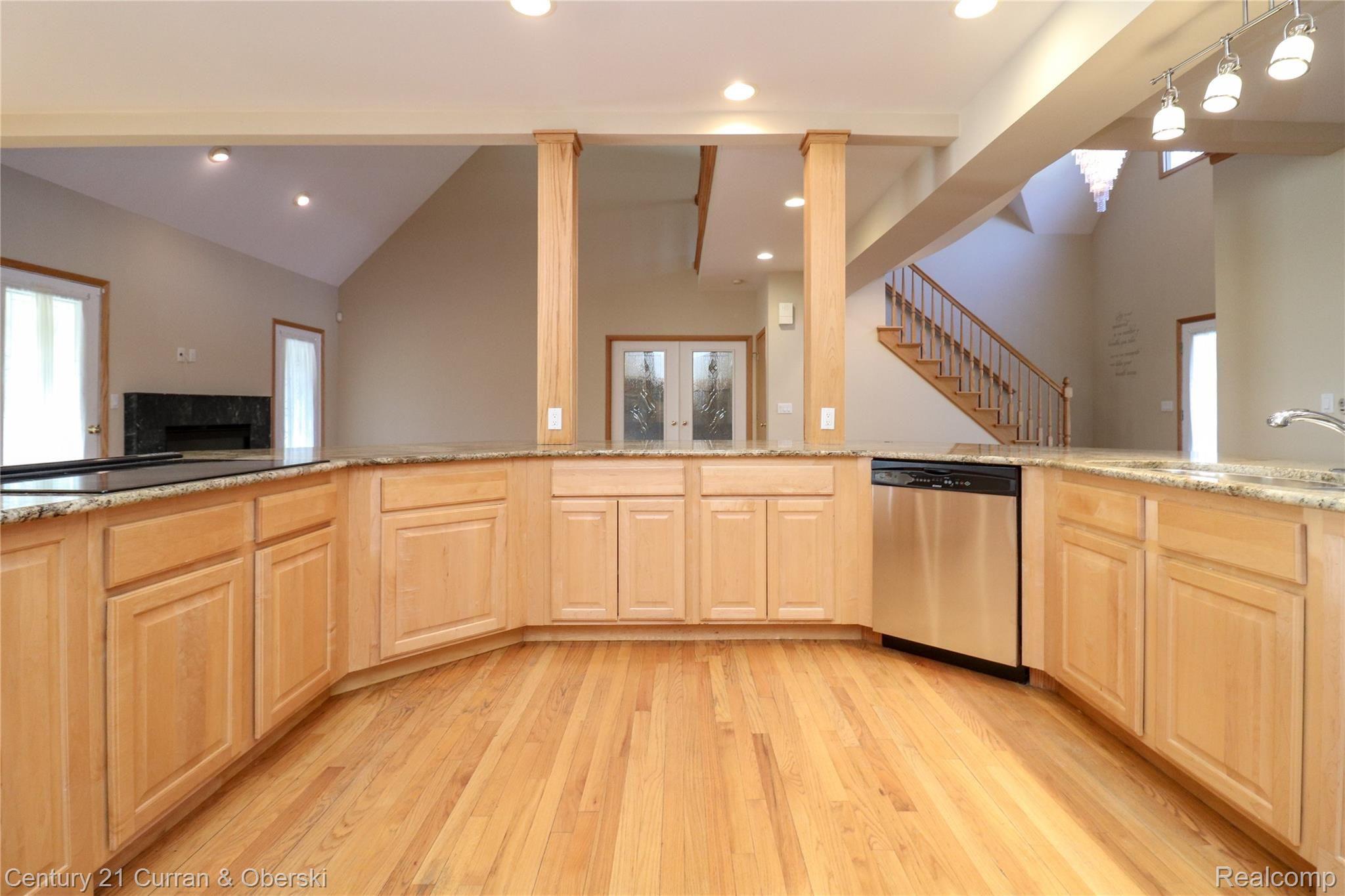 Lots of cabinet space in kitchen 
