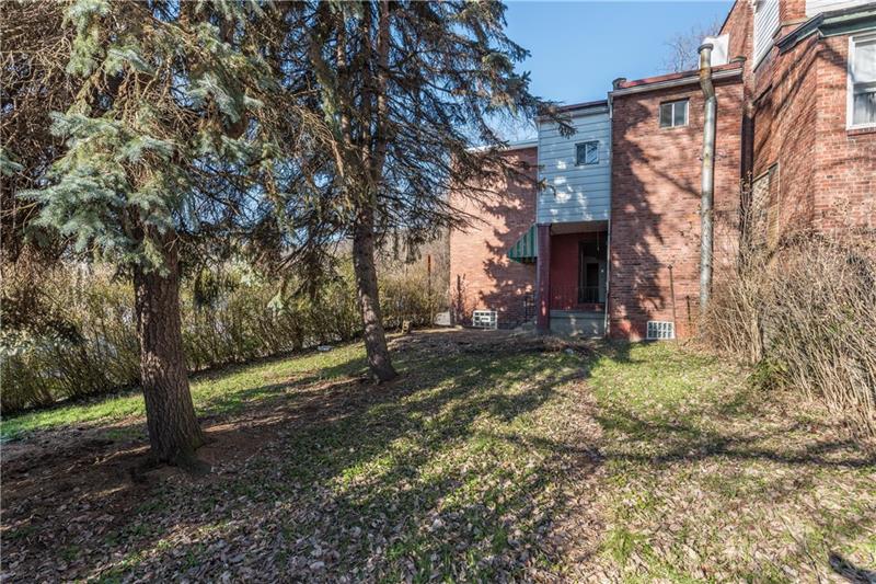127 Frazier Avenue McKees Rocks, PA 15136 - Photo 22 of 22 Private , Flat Back Yard