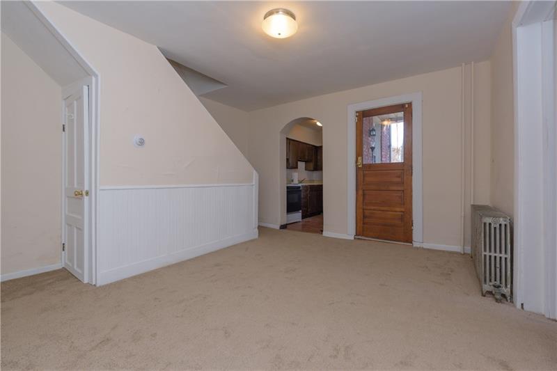 127 Frazier Avenue McKees Rocks, PA 15136 - Photo 6 of 22 Dining Room