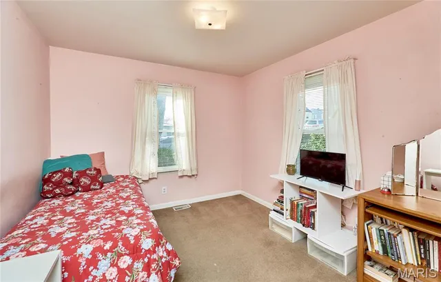 $218,000 | 917 Hawthorn Avenue, St. Charles, MO 63301