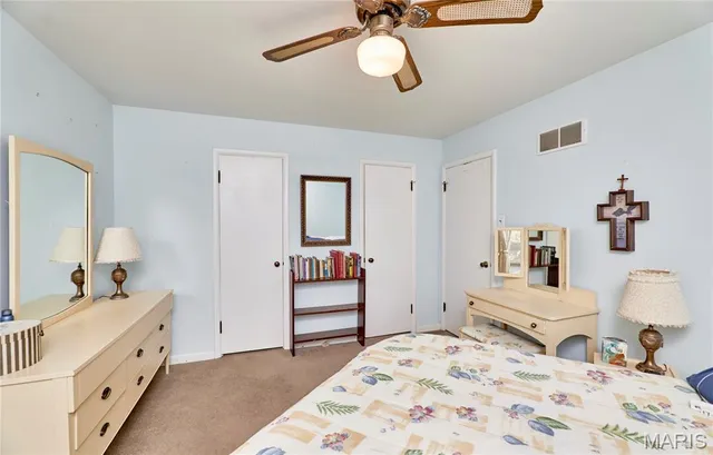 $218,000 | 917 Hawthorn Avenue, St. Charles, MO 63301