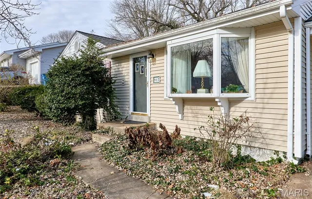 $218,000 | 917 Hawthorn Avenue, St. Charles, MO 63301