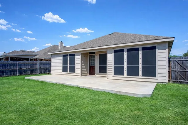 $2,250 | 3232 Florian Lane, Fort Worth, TX 76108