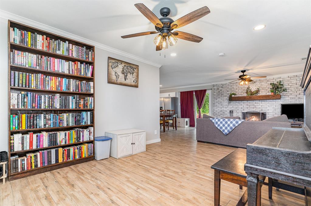 109 Carroll Drive Athens, TX 75752 - Photo 7 of 40