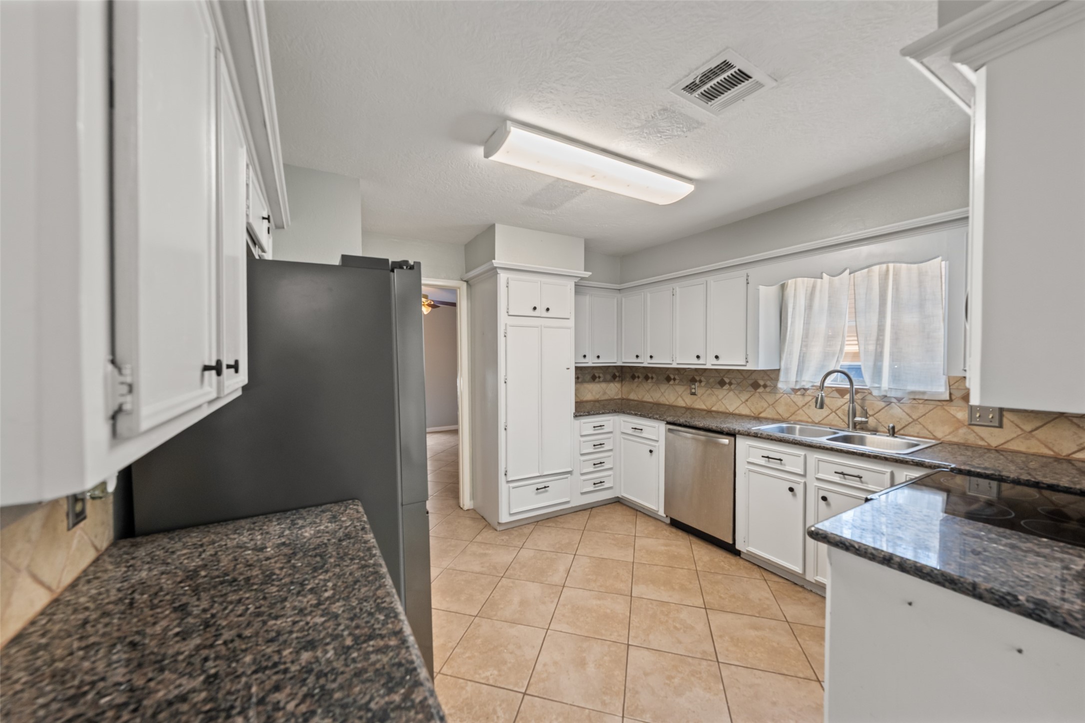 8407 Barmby Court Spring, TX 77389 - Photo 11 of 25 Gallery Image 11