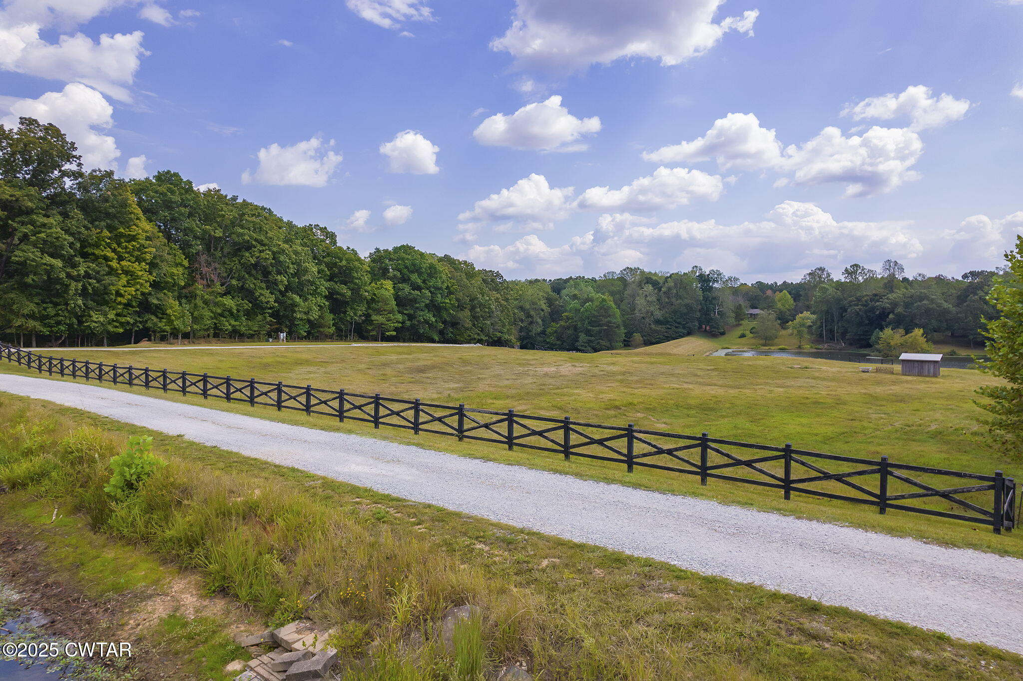 413 Law Lane Lexington, TN 38351 - Photo 22 of 25 a view of a swimming pool and an outdoor seating