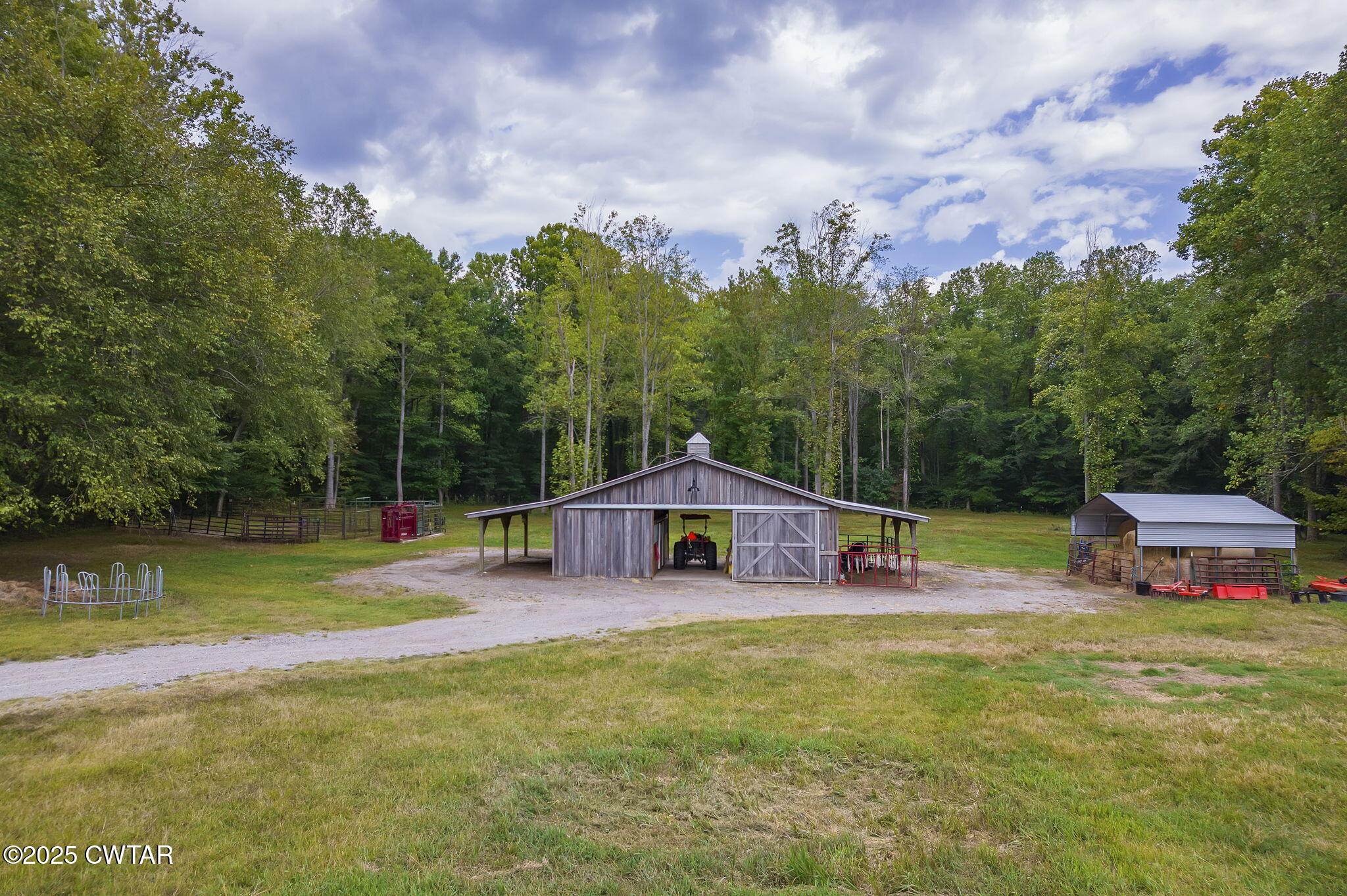 413 Law Lane Lexington, TN 38351 - Photo 6 of 25 a view of a house with a yard and sitting area