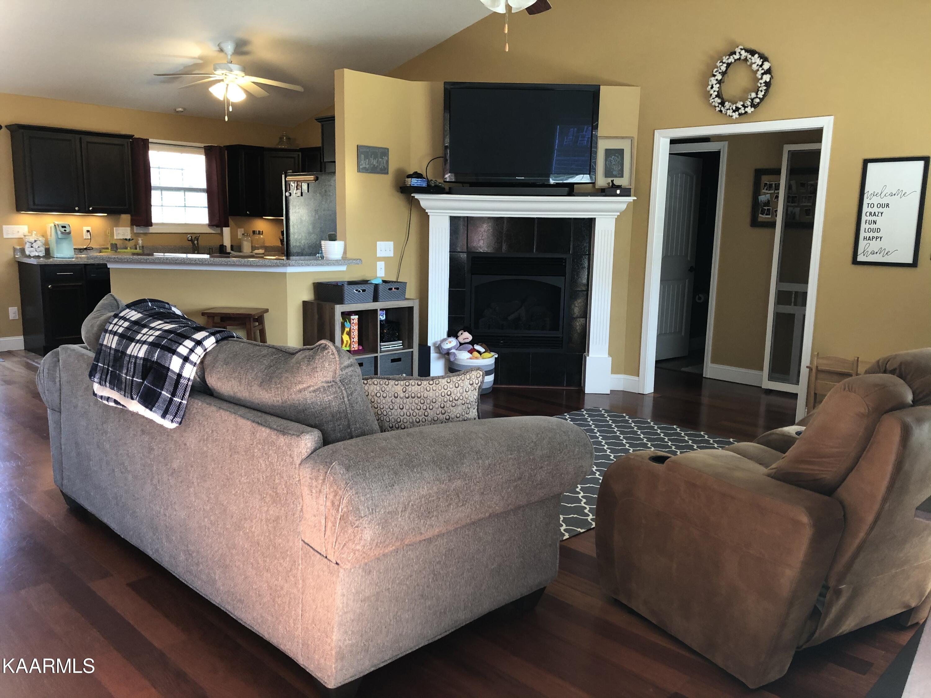 2109 Wesley Ridge Lane Knoxville, TN 37921 - Photo 4 of 15 EDDD4497-746C-4E59-8690-A8EA4F42347A