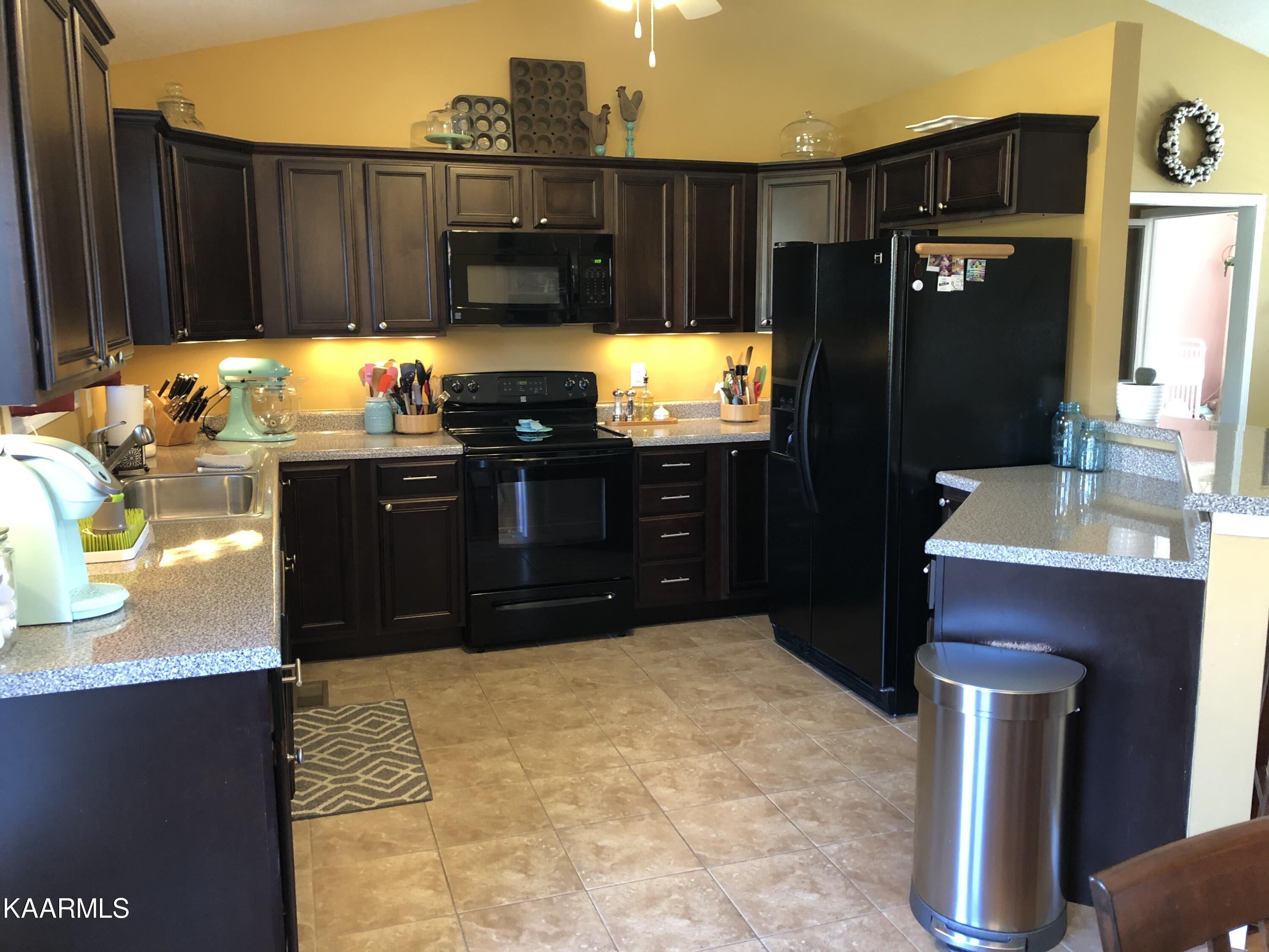 2109 Wesley Ridge Lane Knoxville, TN 37921 - Photo 8 of 15 65CF3E6F-5587-44CC-9FEC-C26A99F41A2B