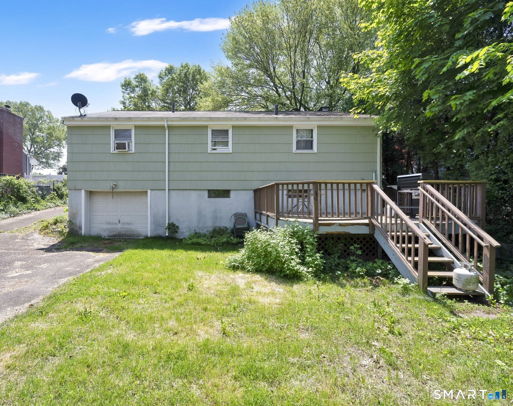 141 Tanner Street Manchester, CT 06042 - Photo 2 of 24